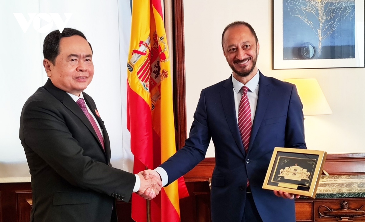 Vietnam aspires to boost strategic partnership with Spain